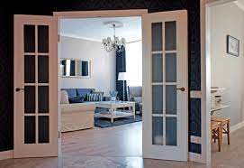 Двухстворчатая комнатная дверь: преимущества и особенности
